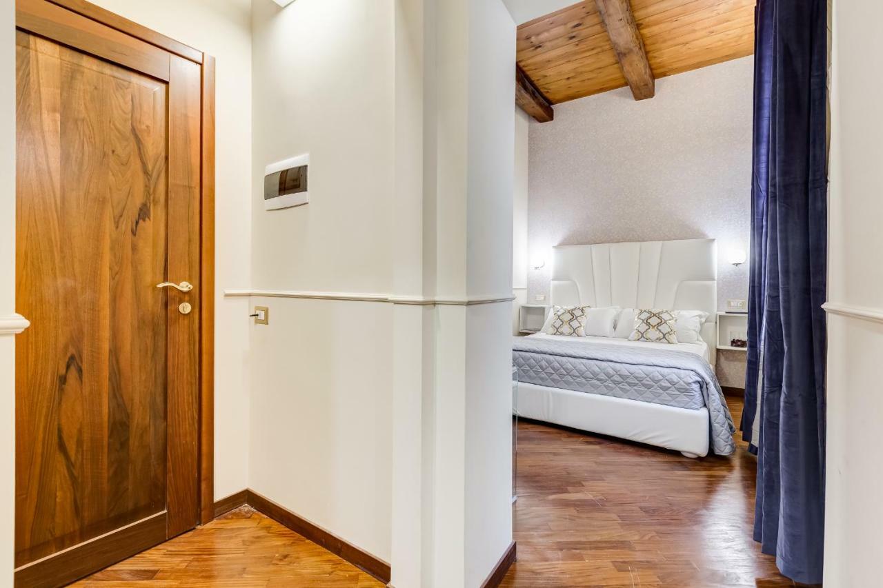 Trevi Private Suites By Premium Suites Collection โรม ภายนอก รูปภาพ