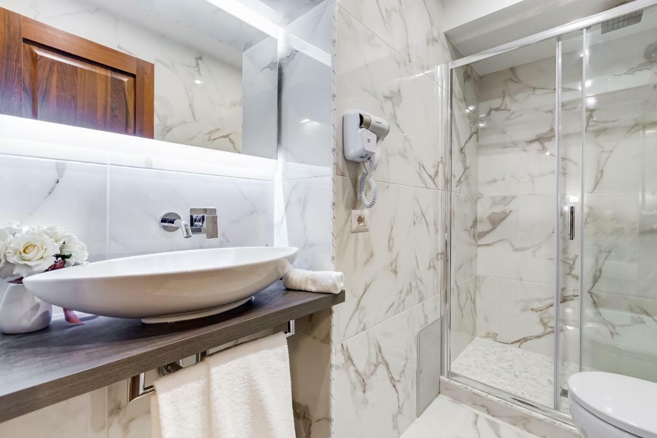 Trevi Private Suites By Premium Suites Collection โรม ภายนอก รูปภาพ