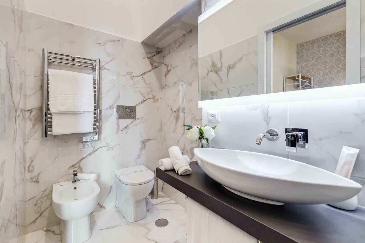 Trevi Private Suites By Premium Suites Collection โรม ภายนอก รูปภาพ